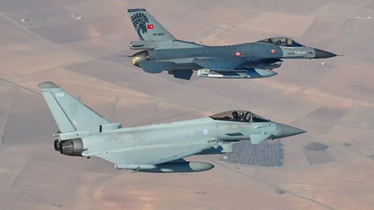 İngiltere Eurofighter Typhoon Savaş Uçaklarını Türkiye'ye Getirdi: Anlaşma İmzalanabilir İngiltere Eurofighter Typhoon Savaş Uçaklarını Türkiye'ye Getirdi: Anlaşma İmzalanabilir