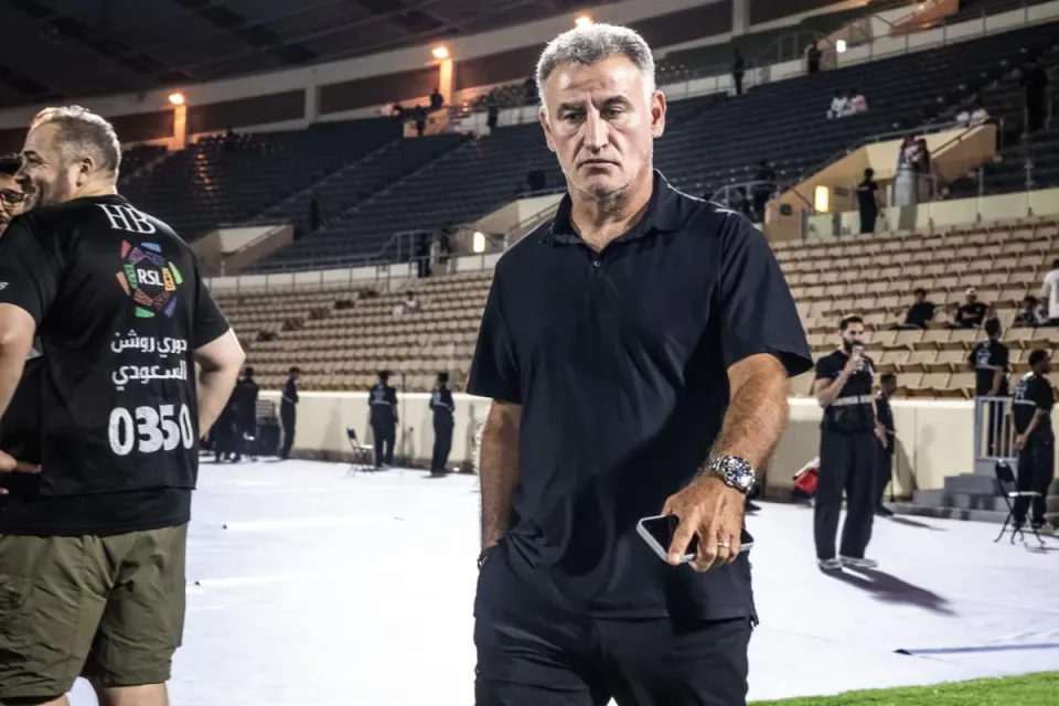Galtier 'orta parmak' hareketiyle kırmızı kart gördü: Neom, Al-Fateh'i 4-2 yendi görseli