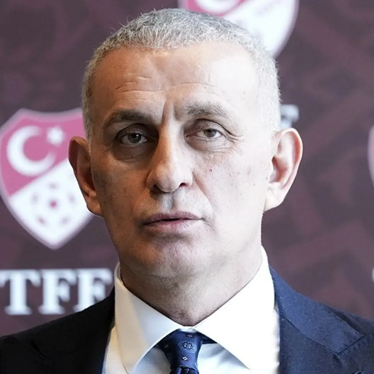 İbrahim Hacıosmanoğlu'ndan Kulüplere Bahis Uyarısı: Oyuncu ve Yöneticiler Bildirilmeli İbrahim Hacıosmanoğlu'ndan Kulüplere Bahis Uyarısı: Oyuncu ve Yöneticiler Bildirilmeli