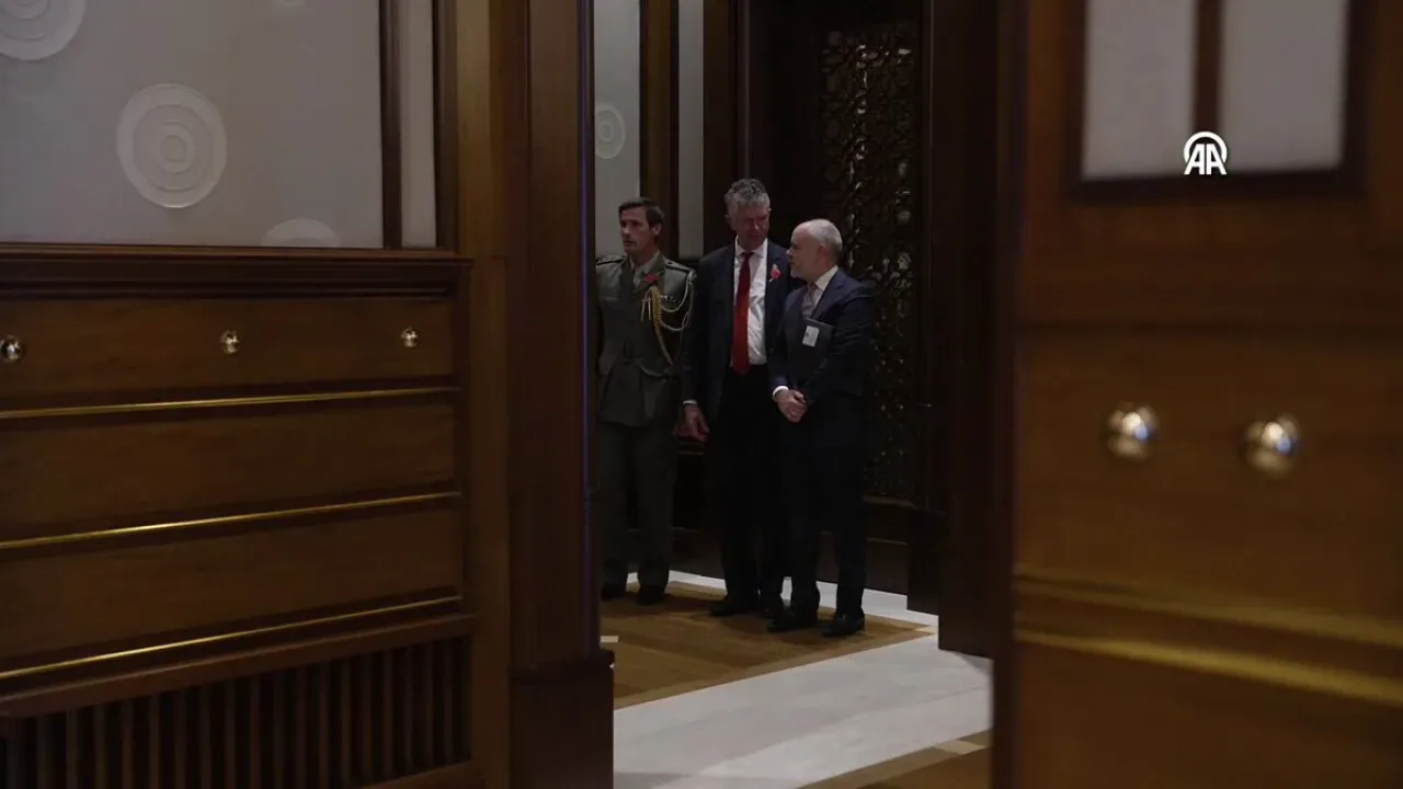 Cumhurbaşkanı Erdoğan, İngiltere Başbakanı Starmer ile Görüştü Cumhurbaşkanı Erdoğan, İngiltere Başbakanı Starmer ile Görüştü