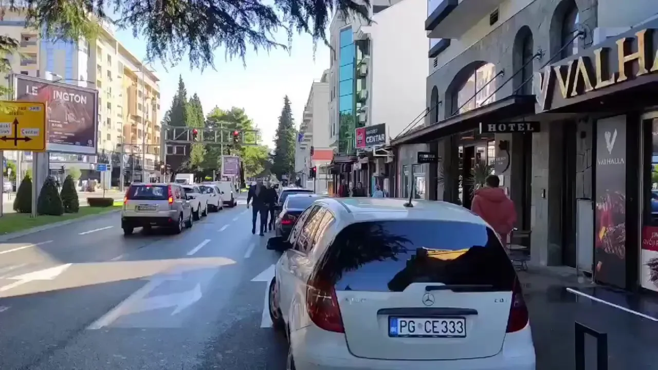 Karadağ'da Türk Vatandaşının İşletmesi Yakıldı, "Tepkileri Anlıyorum" Dedi Karadağ'da Türk Vatandaşının İşletmesi Yakıldı, "Tepkileri Anlıyorum" Dedi