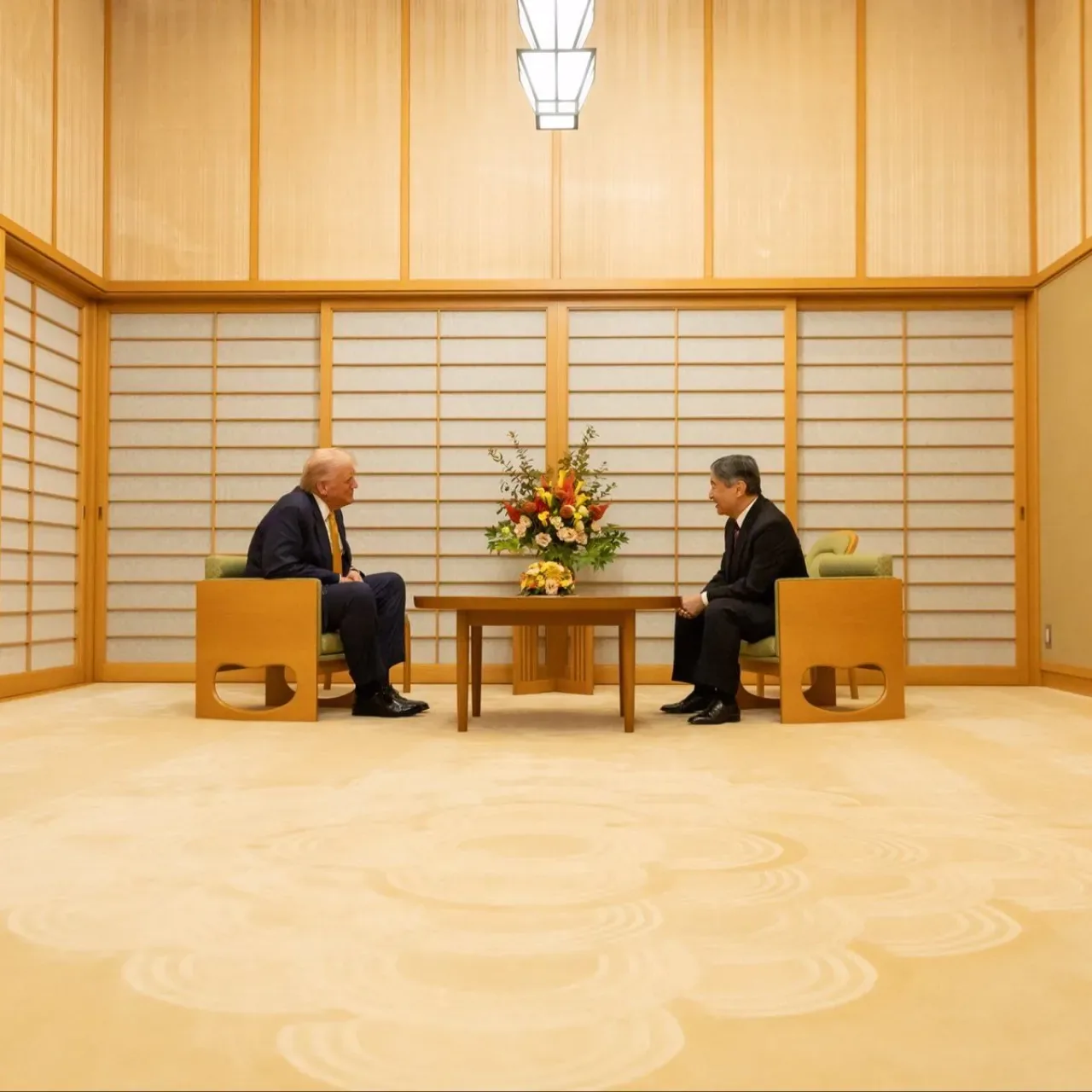 Japonya İmparatoru Naruhito, Donald Trump'ı İmparatorluk Sarayı'nda Ağırladı Japonya İmparatoru Naruhito, Donald Trump'ı İmparatorluk Sarayı'nda Ağırladı