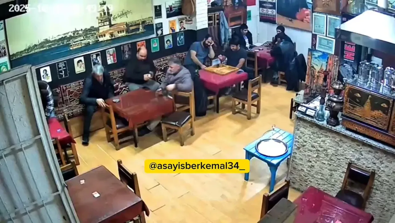 Balıkesir'deki 6.1 Büyüklüğündeki Deprem İstanbul'da Hissedildi Balıkesir'deki 6.1 Büyüklüğündeki Deprem İstanbul'da Hissedildi
