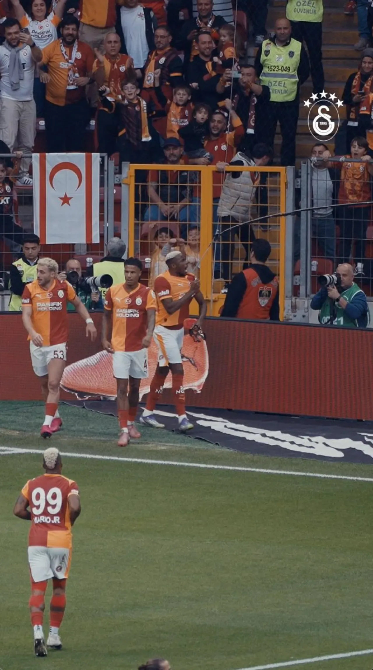 Galatasaray'da Barış Alper Baskısı, Osimhen Fırsatçılığı ile Gol Getirdi Galatasaray'da Barış Alper Baskısı, Osimhen Fırsatçılığı ile Gol Getirdi