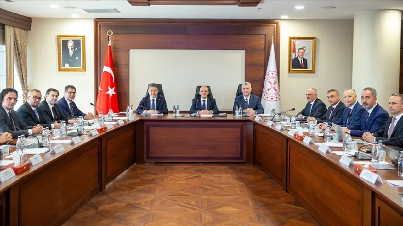 Hazine ve Maliye Bakanı Mehmet Şimşek Başkanlığında Gıda Komitesi Toplantısı: Fiyatlar ve Tedbirler Ele Alındı Hazine ve Maliye Bakanı Mehmet Şimşek Başkanlığında Gıda Komitesi Toplantısı: Fiyatlar ve Tedbirler Ele Alındı