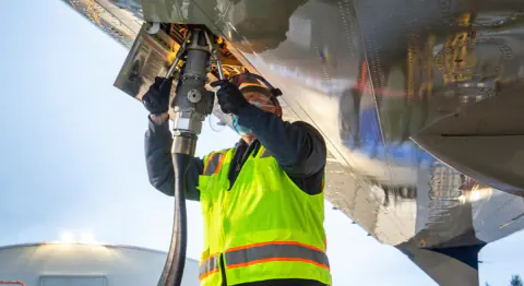 Kerozin Krizi: Lufthansa 20 Bin Uçuş İptal Etti, Frankfurt Stoklar Kritik Eşiğin Altına Düştü