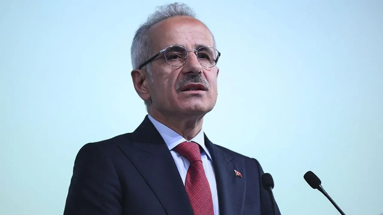Ulaştırma Bakanı Uraloğlu: "İletişim Altyapımızda Sorun Yok" Ulaştırma Bakanı Uraloğlu: "İletişim Altyapımızda Sorun Yok"