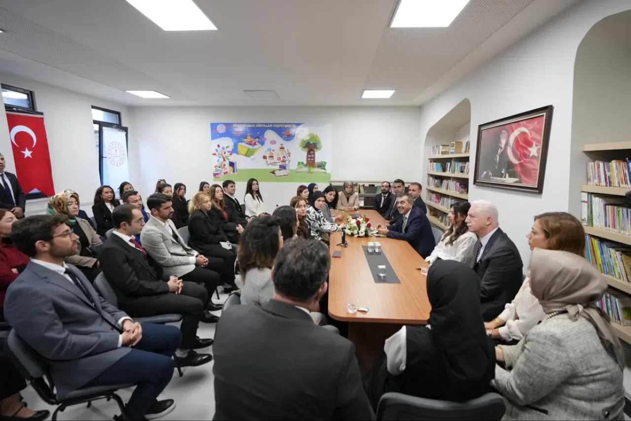 Öğretmenlerin Kasım Ara Tatil Seminerleri Uzaktan Eğitim ile Yapılacak Öğretmenlerin Kasım Ara Tatil Seminerleri Uzaktan Eğitim ile Yapılacak