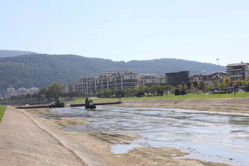 Bursa'da Mihraplı Deresi temizliği: 8 ayda 51 km, şimdi taşkın önlemi görseli