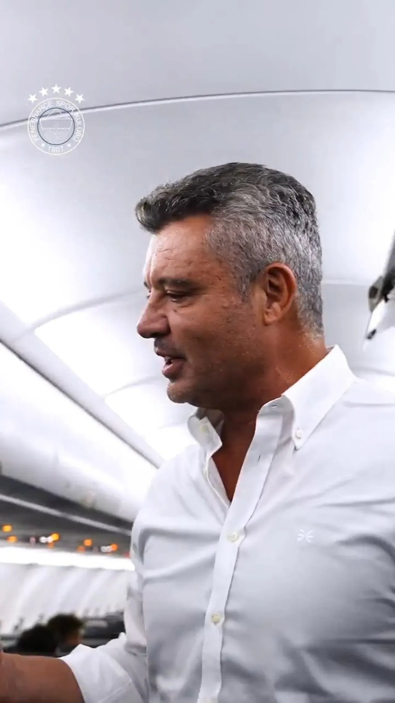 Fenerbahçe, Galibiyet Sonrası Takımın Uçuş Modundaki Görüntülerini Paylaştı Fenerbahçe, Galibiyet Sonrası Takımın Uçuş Modundaki Görüntülerini Paylaştı