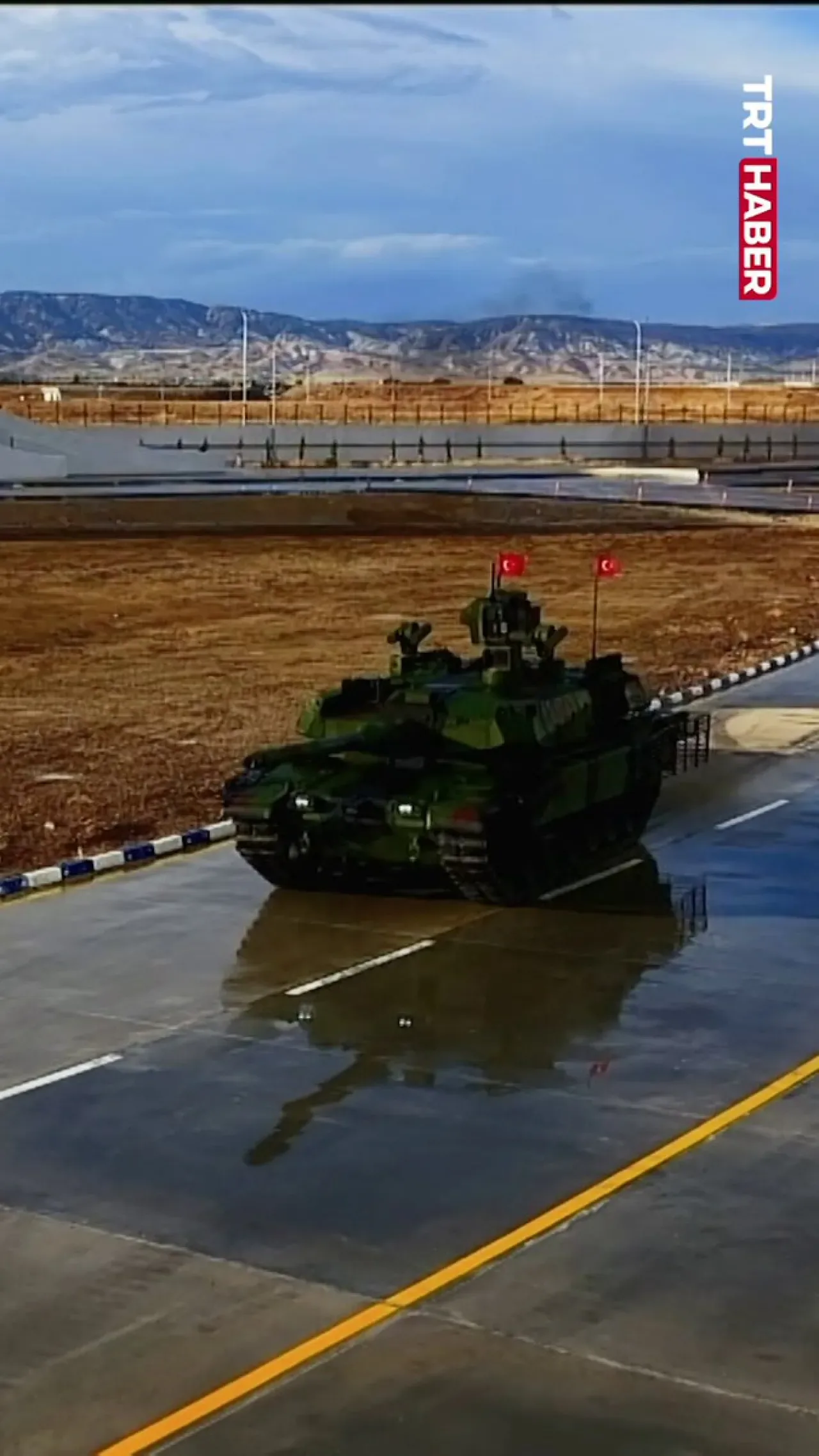 Altay Tankı Gösteri Sürüşü ile Görücüye Çıktı Altay Tankı Gösteri Sürüşü ile Görücüye Çıktı