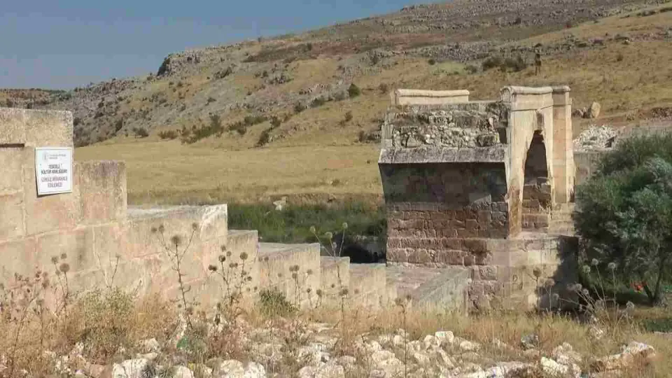 Gaziantep Araban'da 1800 Yıllık Roma Köprüsü Yeniden Hayata Döndü görseli