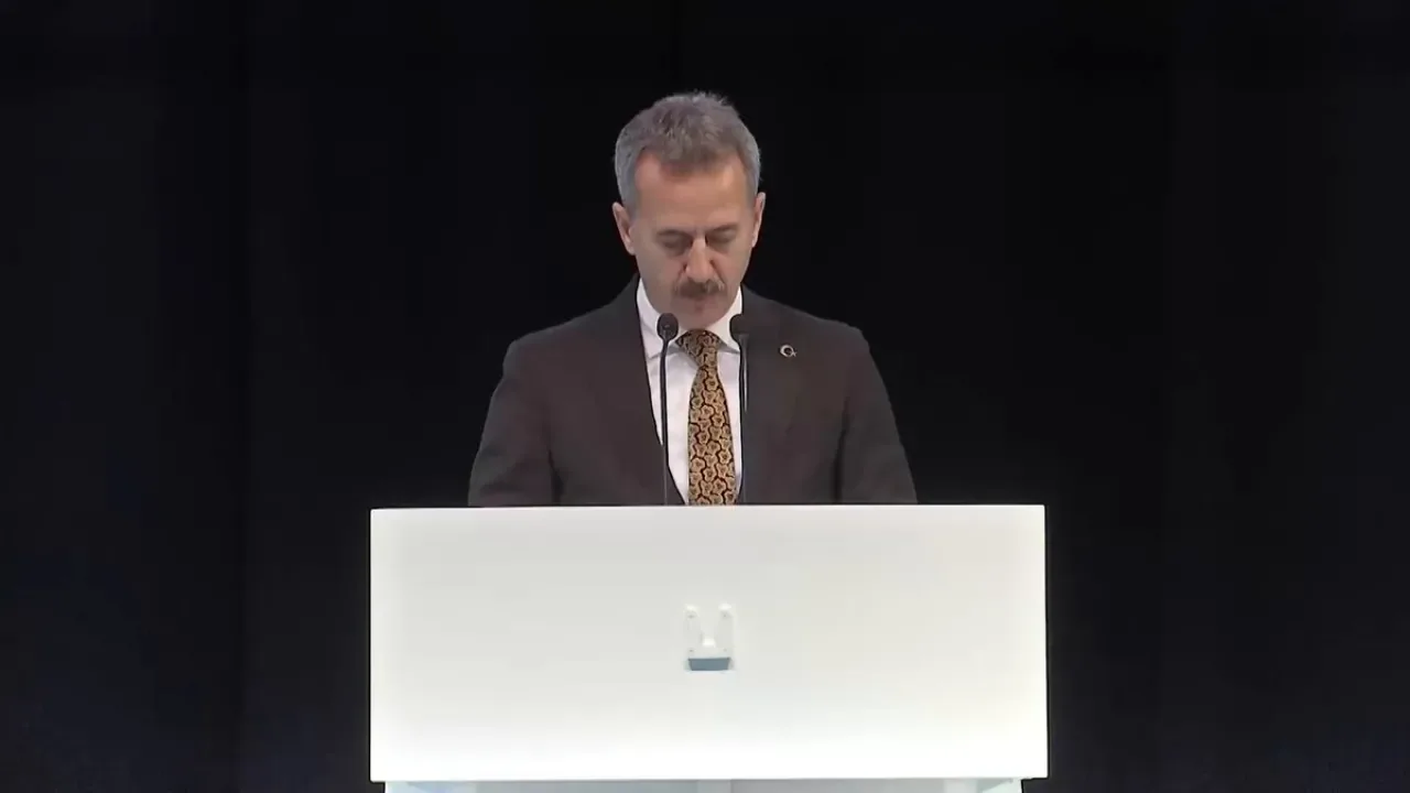 ALTAY Tankı Seri Üretimi Başladı: İlk Tank TSK'ya Teslim Edildi ALTAY Tankı Seri Üretimi Başladı: İlk Tank TSK'ya Teslim Edildi