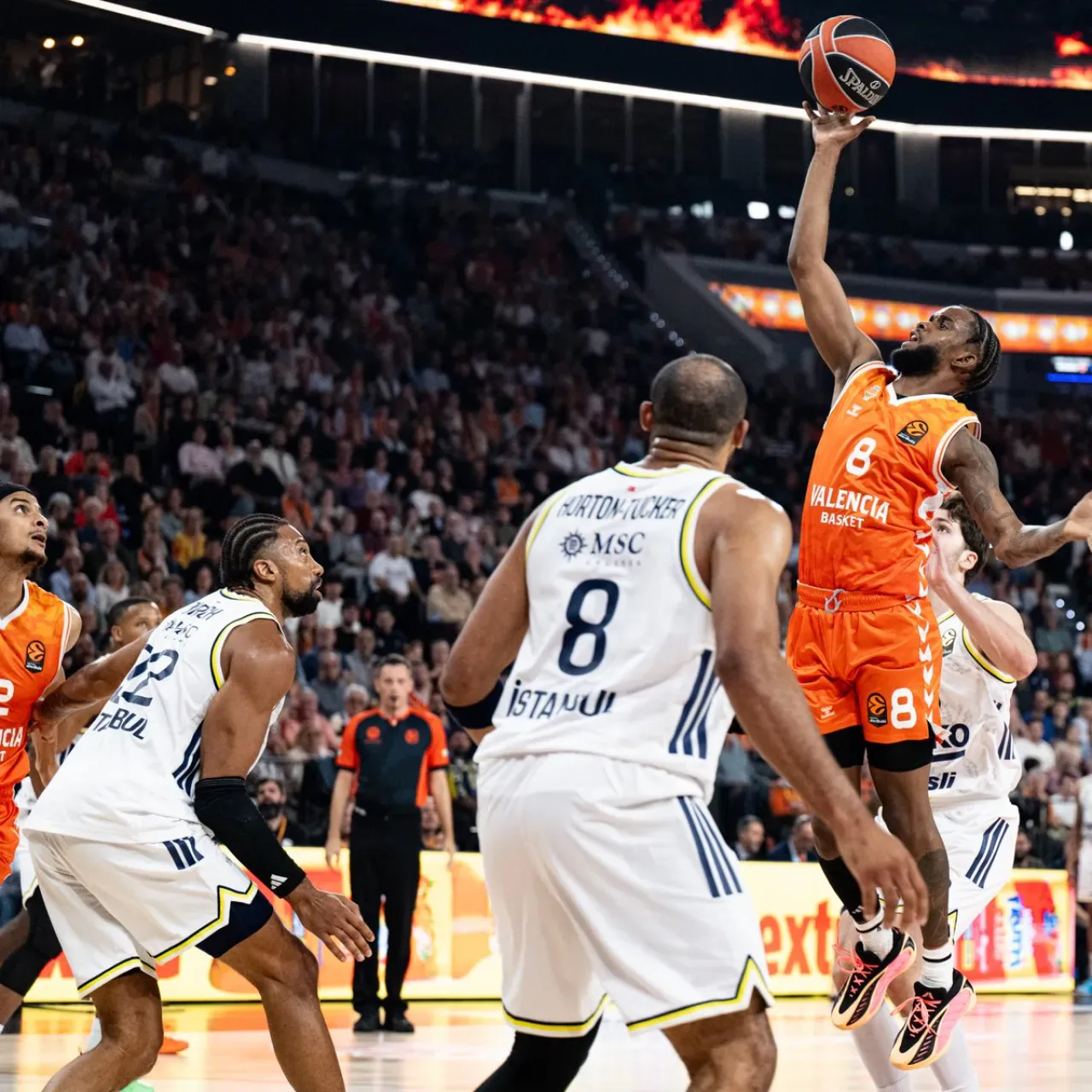 Fenerbahçe Beko, Valencia'ya Karşı Zorlu Sınavdan Mağlup Ayrıldı Fenerbahçe Beko, Valencia'ya Karşı Zorlu Sınavdan Mağlup Ayrıldı