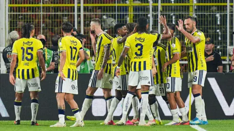 FIFA Resmi Sitesinde Açıklan: Fenerbahçe'ye 3 Dönem Transfer Yasağı