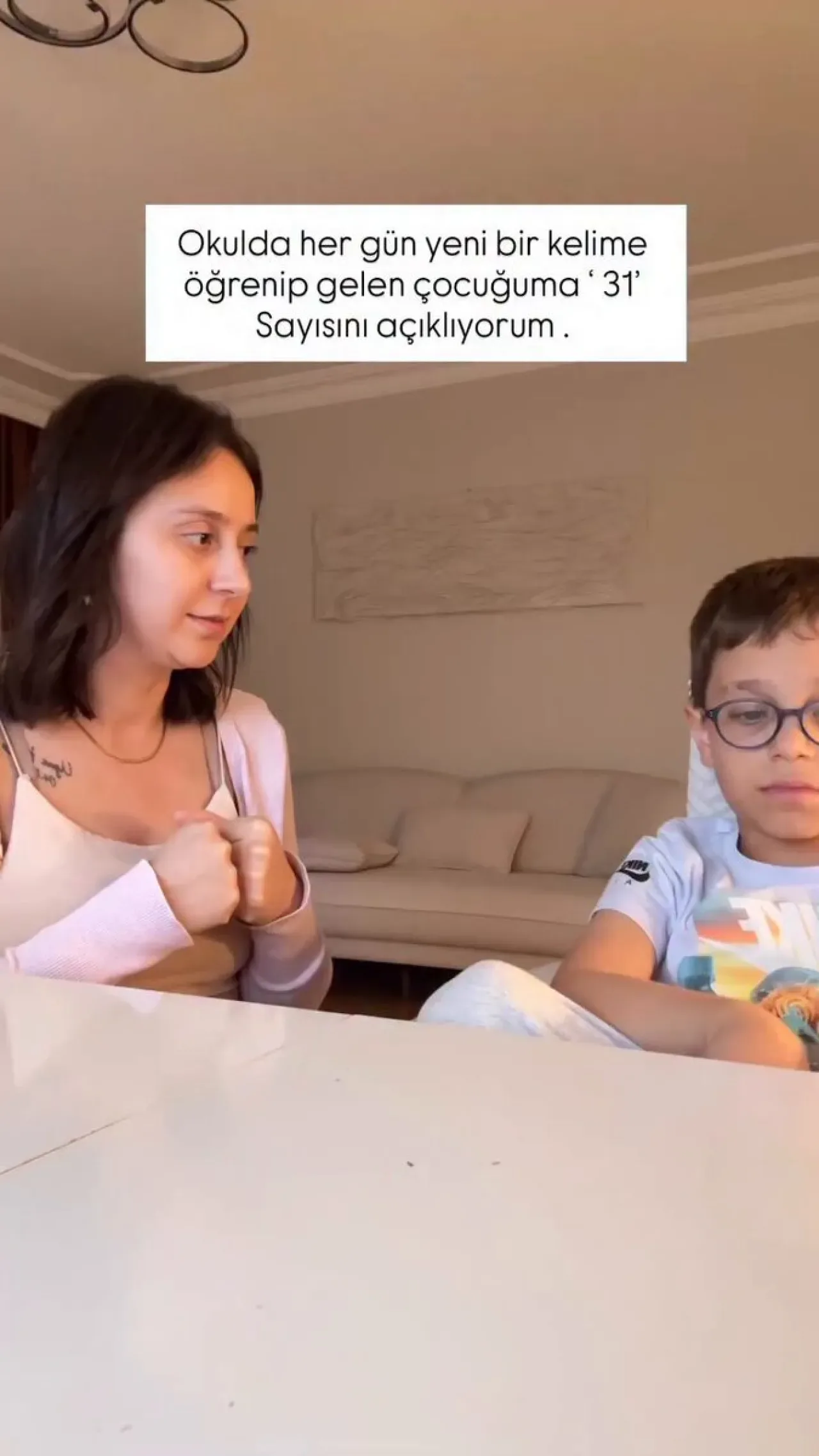 Anne, Çocuğunun "31 Nedir?" Sorusunu Doğal ve Sağlıklı Bir Şekilde Yanıtlıyor Anne, Çocuğunun "31 Nedir?" Sorusunu Doğal ve Sağlıklı Bir Şekilde Yanıtlıyor
