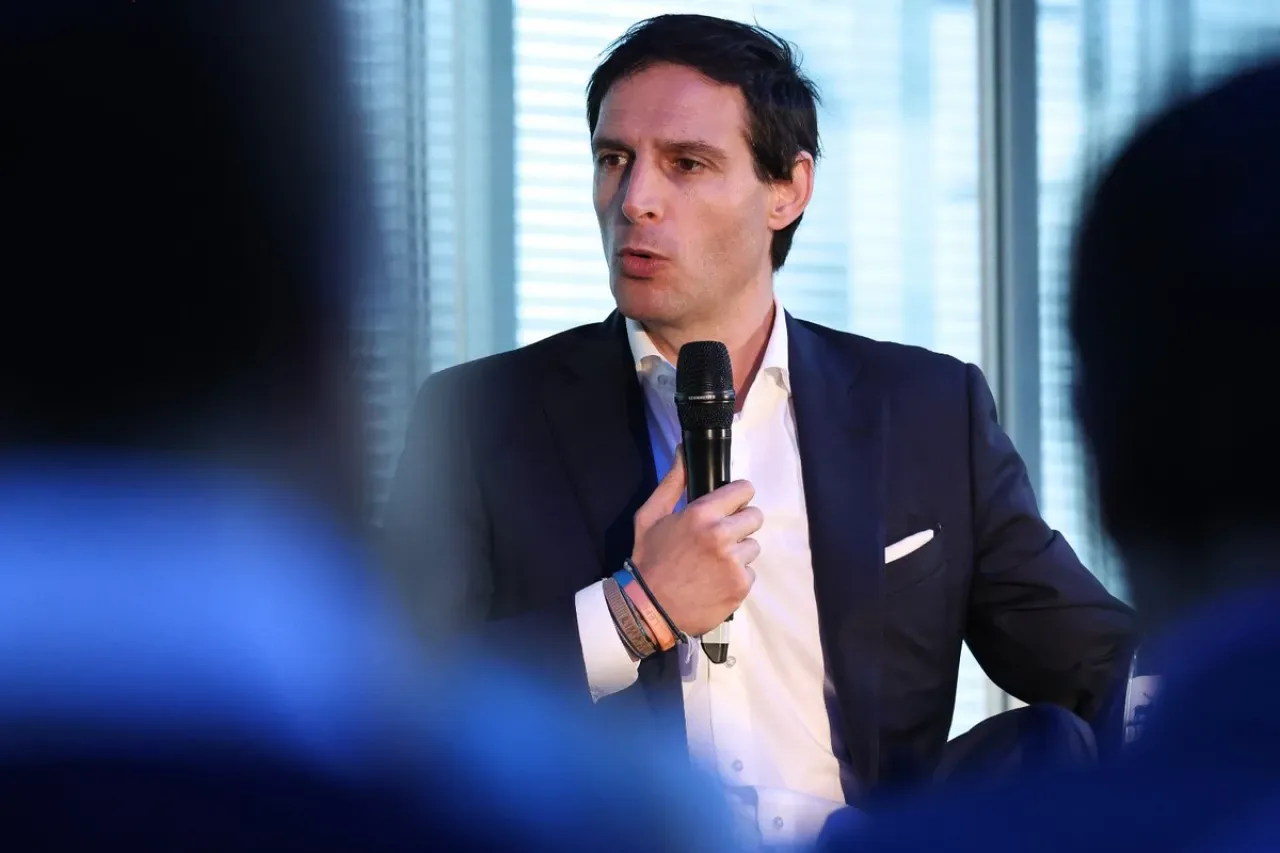 AB İklim Başkanı Çin'den İklim Finansmanına Daha Fazla Katkı Talebinde Bulunuyor AB İklim Başkanı Çin'den İklim Finansmanına Daha Fazla Katkı Talebinde Bulunuyor