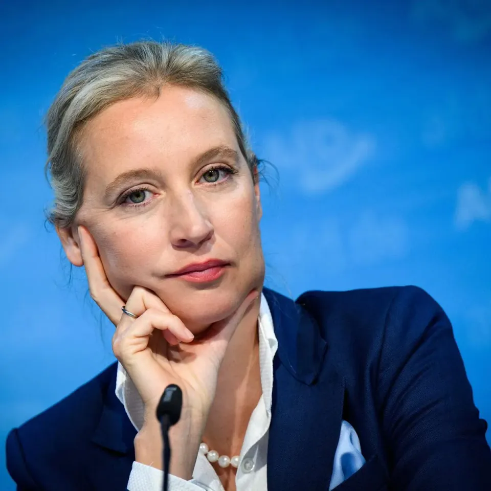 AfD'li Weidel: "Merz Noel'den Önce Görevden Alınır, Erken Seçim Kaçınmaz" görseli