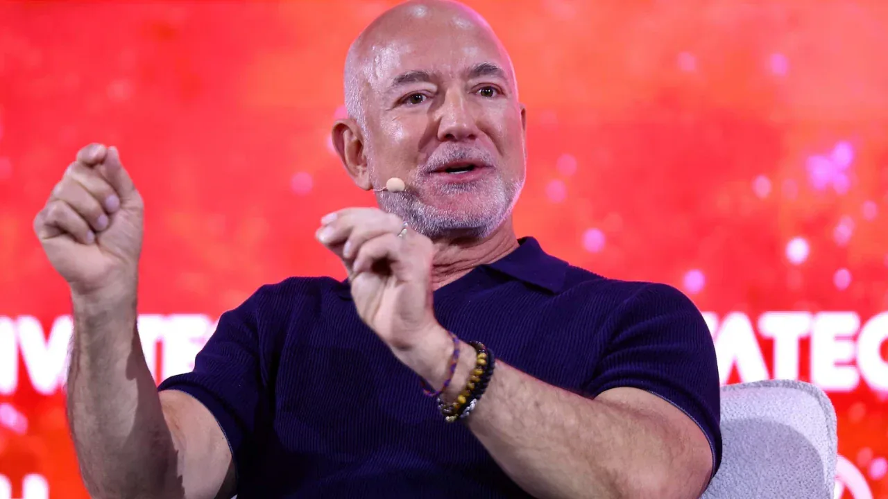 Jeff Bezos ve Meta Kurucusu Liverpool'da Hisse Satın Alma Daveti Aldı Jeff Bezos ve Meta Kurucusu Liverpool'da Hisse Satın Alma Daveti Aldı