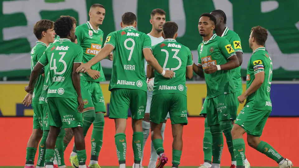 Rapid Wien'den Gol Yağmuru: Santa Coloma'yı 6-2 Mağlup Ederek Turu Geçti görseli
