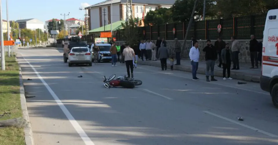 Muş Malazgirt'te otomobil-motosiklet çarpışması: 2 kişi hayatını kaybetti görseli