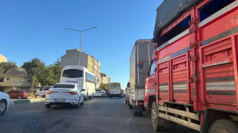 Kırklareli'de Çarşamba Pazarı Trafiği: Belediye Önlem Aldı, Merkez Sokaakları Yine Kilitlendi