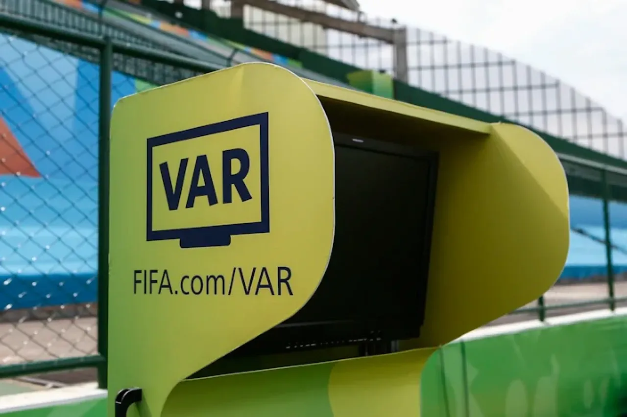 IFAB, VAR'ın Hatalı İkinci Sarı Kartlara Müdahale Etmesini Gündeme Aldı IFAB, VAR'ın Hatalı İkinci Sarı Kartlara Müdahale Etmesini Gündeme Aldı