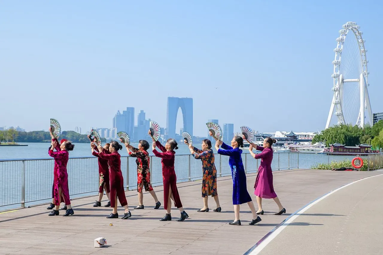 Çin'de Chongyang Festivali ile Yaşlılara Saygı ve Sevgi Gösterisi Çin'de Chongyang Festivali ile Yaşlılara Saygı ve Sevgi Gösterisi