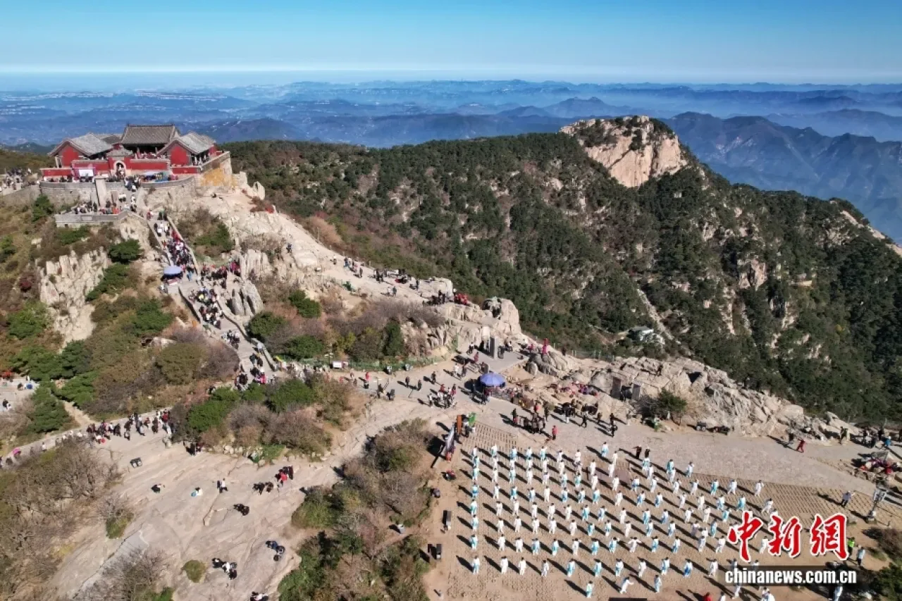 Chongyang Festivali: Çin'de Gelenek ve Kültürün Buluştuğu Gün Chongyang Festivali: Çin'de Gelenek ve Kültürün Buluştuğu Gün