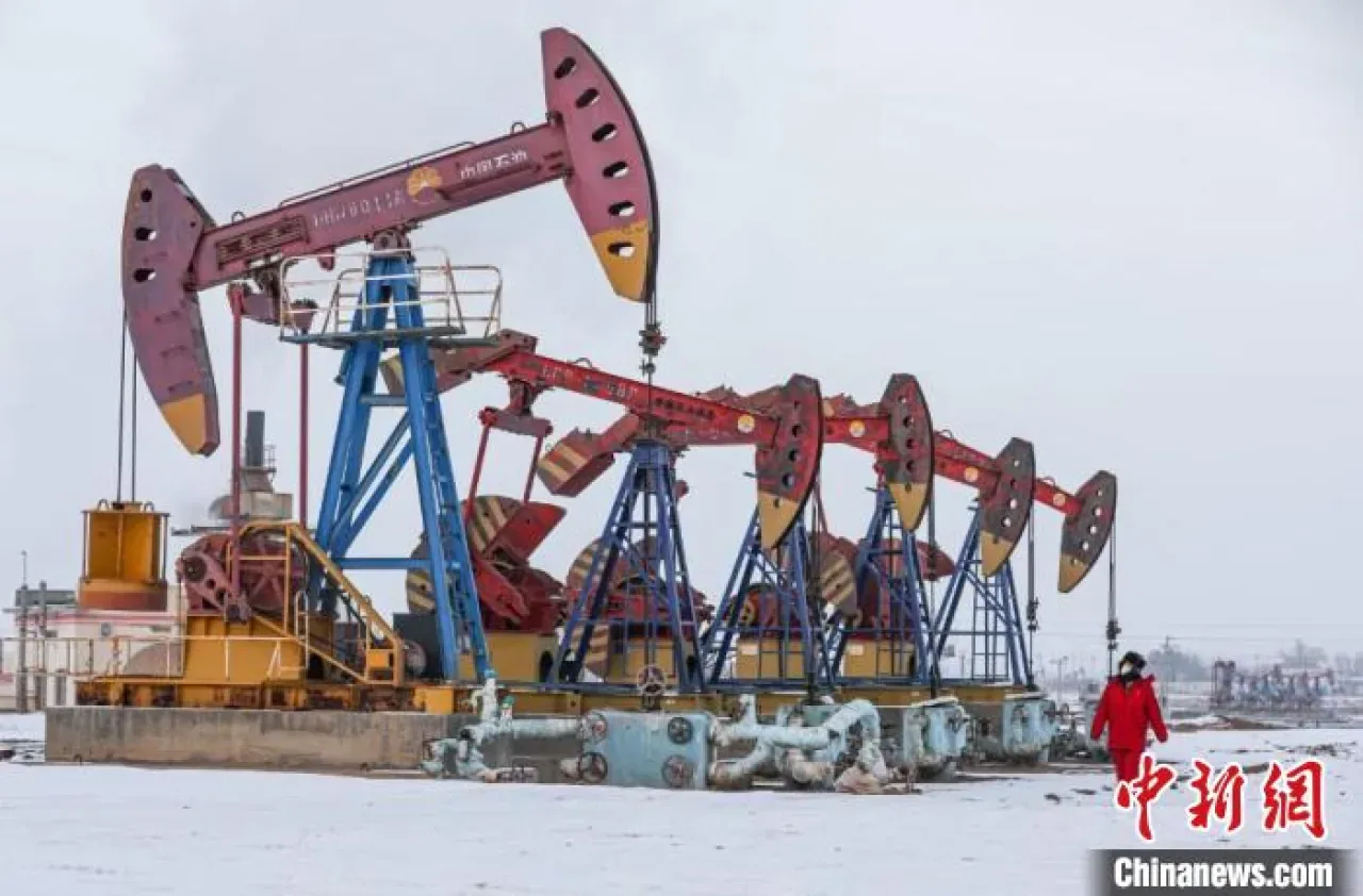 Xinjiang Petrol Sahası 70 Yılda 470 Milyon Ton Ham Petrol Üretti Xinjiang Petrol Sahası 70 Yılda 470 Milyon Ton Ham Petrol Üretti