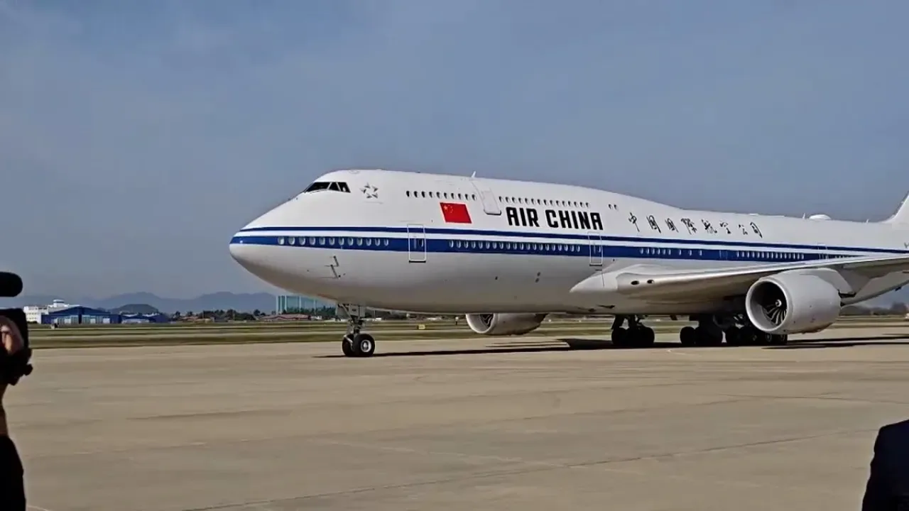 Çin Devlet Başkanı Şi Jinping, APEC Liderler Zirvesi için Busan'a Ulaştı Çin Devlet Başkanı Şi Jinping, APEC Liderler Zirvesi için Busan'a Ulaştı