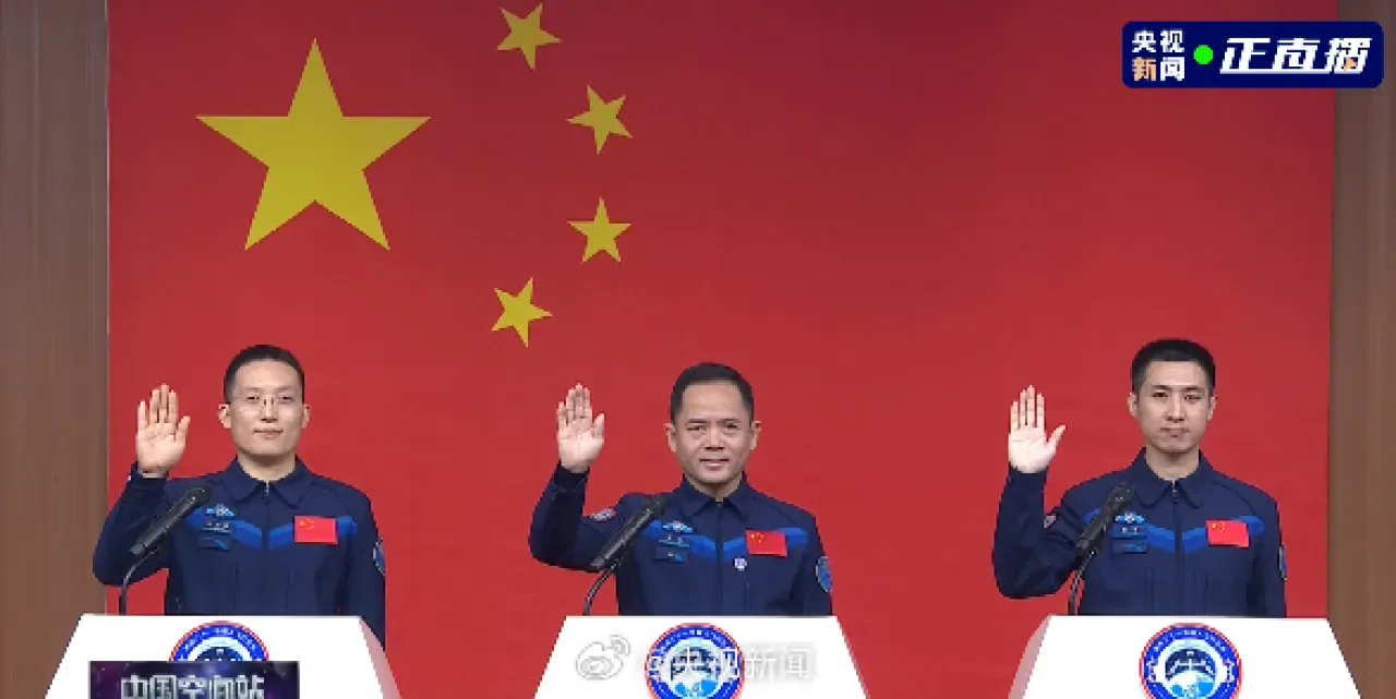 Çin'in Shenzhou-21 Mürettebatı Basınla Buluştu: İşte Detaylar Çin'in Shenzhou-21 Mürettebatı Basınla Buluştu: İşte Detaylar