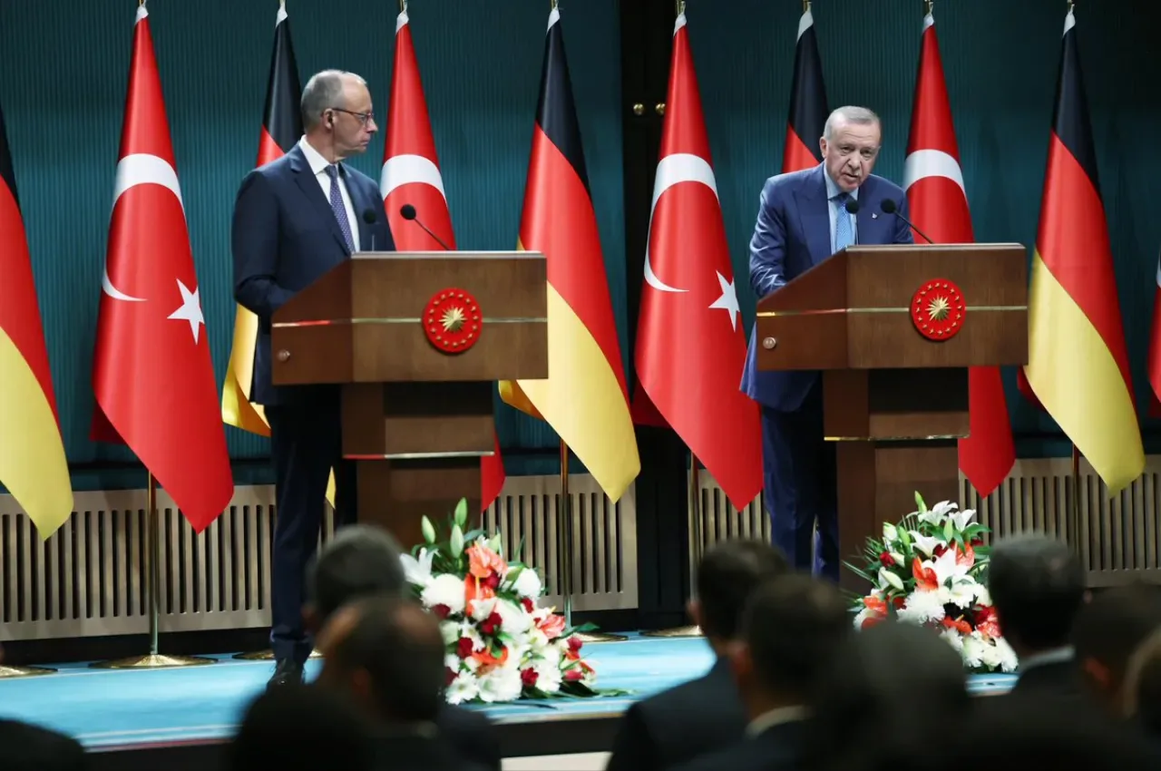 Cumhurbaşkanı Erdoğan ve Almanya Şansölyesi Merz Ortak Basın Toplantısı Düzenledi Cumhurbaşkanı Erdoğan ve Almanya Şansölyesi Merz Ortak Basın Toplantısı Düzenledi