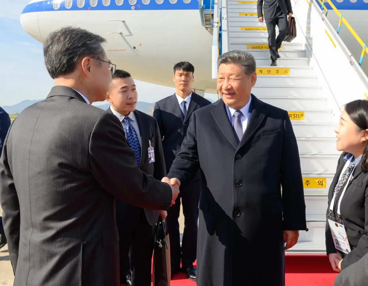 Çin Lideri Xi Jinping Güney Kore'yi Ziyaret Ediyor: APEC Zirvesi ve İkili İlişkilere Yeni Bir Dinamik Çin Lideri Xi Jinping Güney Kore'yi Ziyaret Ediyor: APEC Zirvesi ve İkili İlişkilere Yeni Bir Dinamik