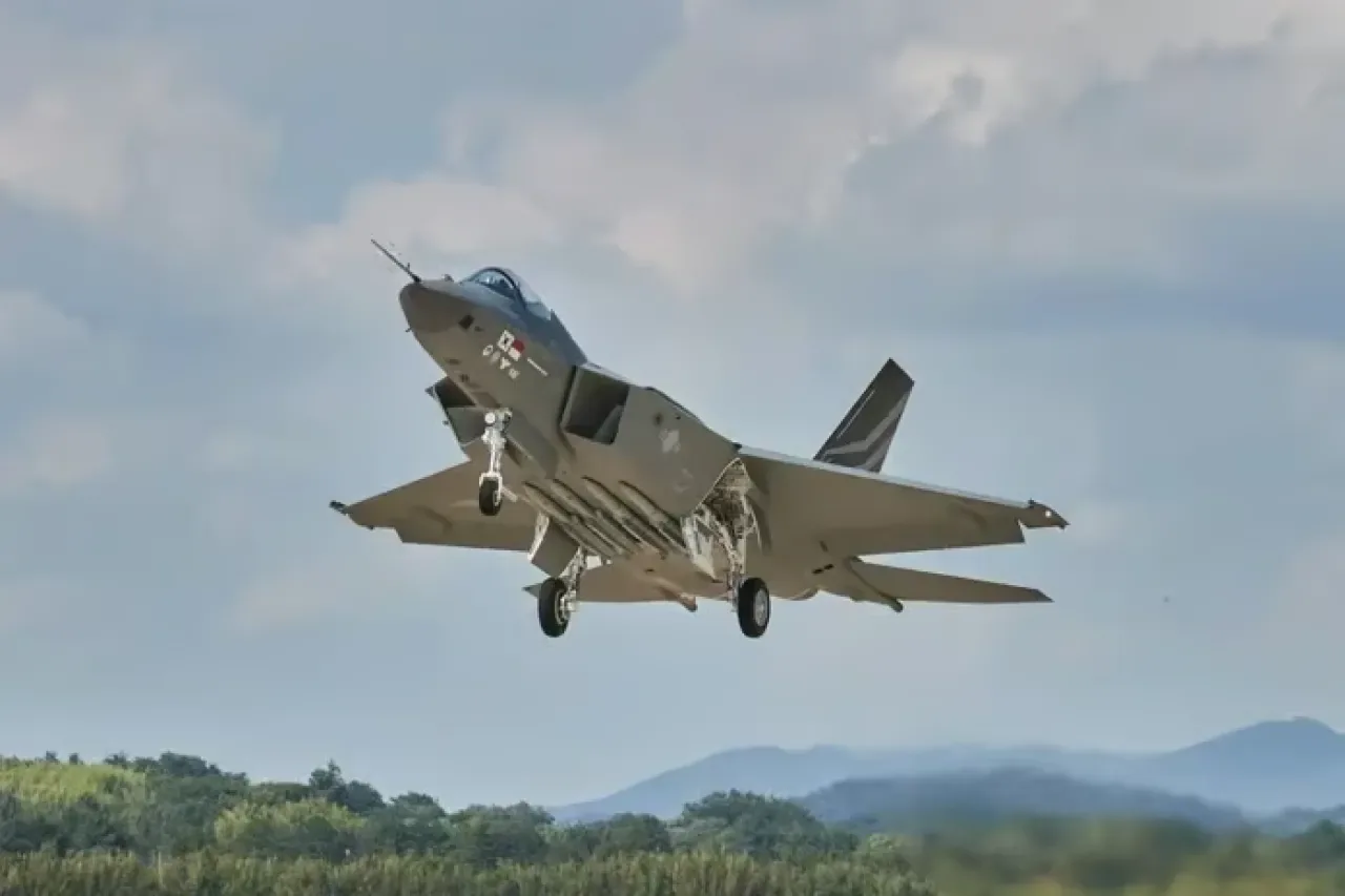 Filipinler Hava Kuvvetlerini Güçlendirmek İçin Güney Kore'den KF-21 Savaş Uçağı Alımını Görüşüyor Filipinler Hava Kuvvetlerini Güçlendirmek İçin Güney Kore'den KF-21 Savaş Uçağı Alımını Görüşüyor