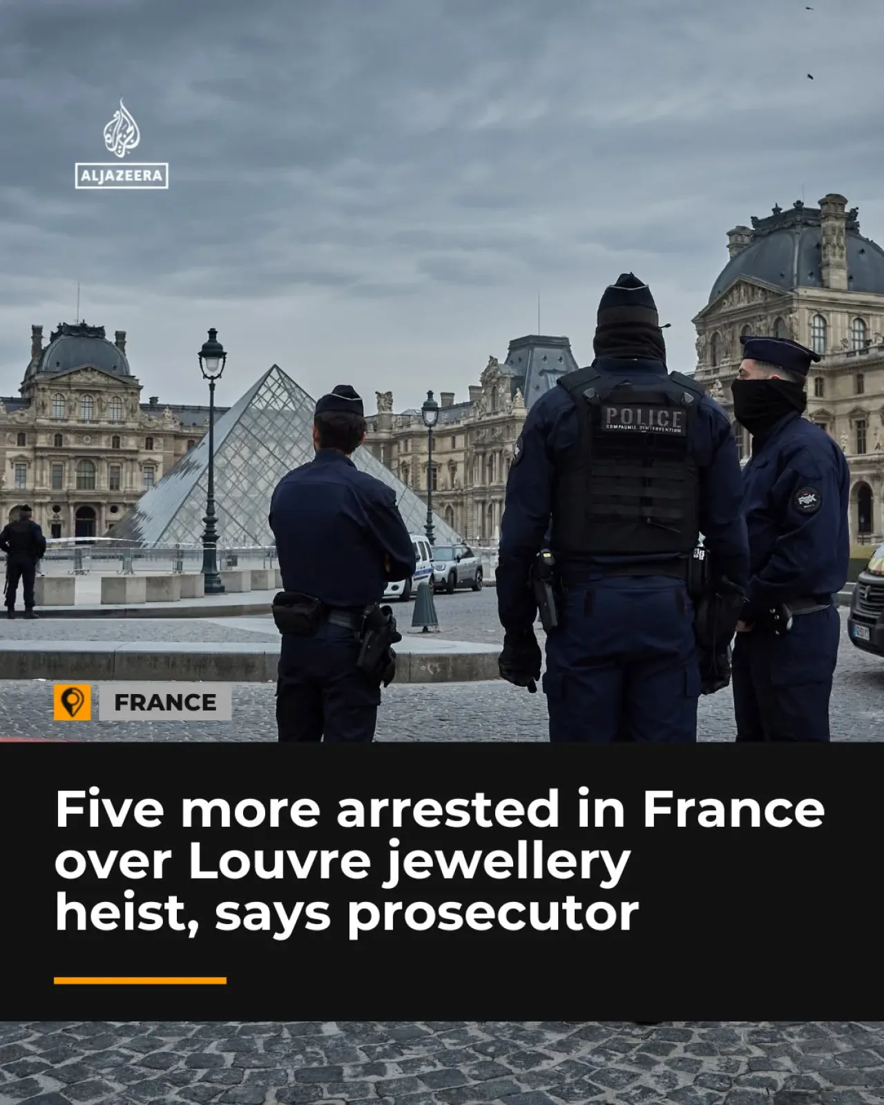 Paris'teki Louvre Müzesi Mücevher Hırsızlığında Beş Yeni Şüphelinin Daha Yakalandığı Açıklandı Paris'teki Louvre Müzesi Mücevher Hırsızlığında Beş Yeni Şüphelinin Daha Yakalandığı Açıklandı