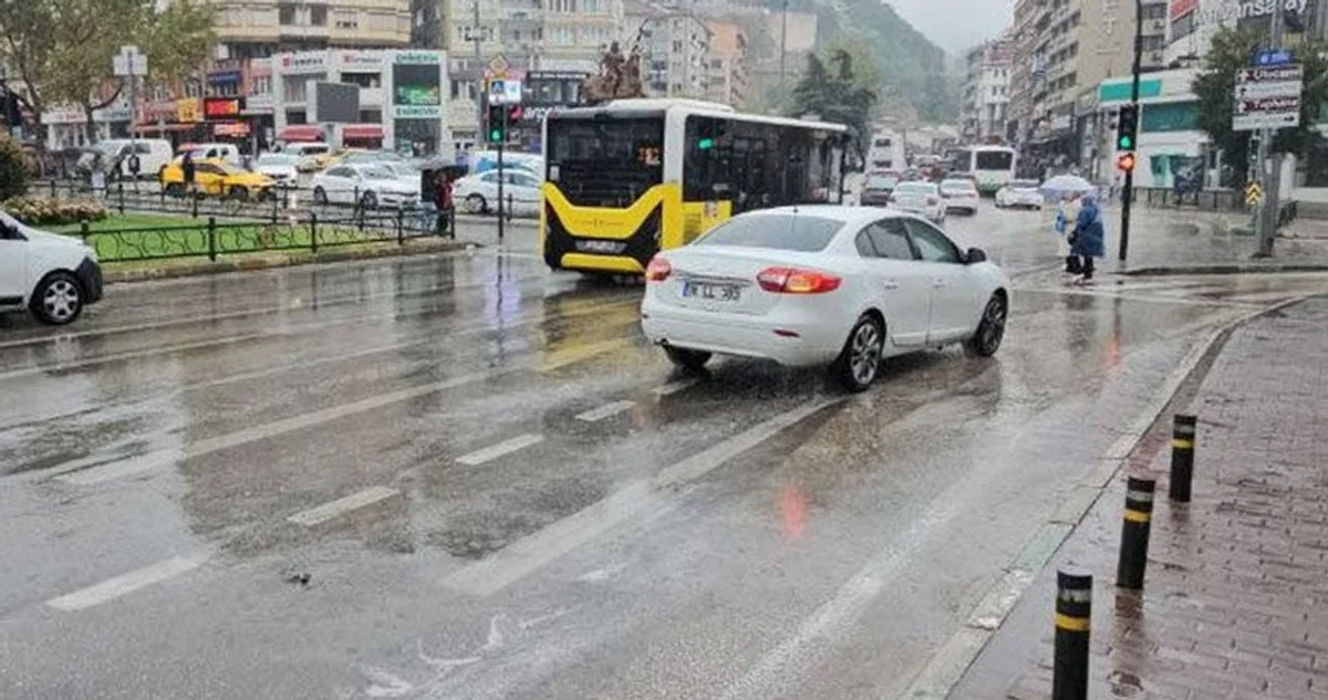 Meteoroloji'den Geniş Çaplı Sağanak Yağış Uyarısı: Hangi Bölgeler Etkilenecek? Meteoroloji'den Geniş Çaplı Sağanak Yağış Uyarısı: Hangi Bölgeler Etkilenecek?
