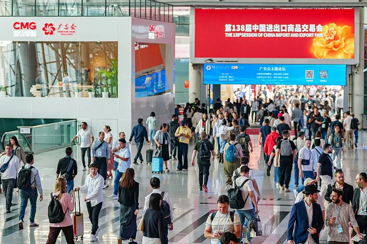 Çin Ekonomisi 2025'in İlk Dokuz Ayında Yüzde 5,2 Büyüdü Çin Ekonomisi 2025'in İlk Dokuz Ayında Yüzde 5,2 Büyüdü