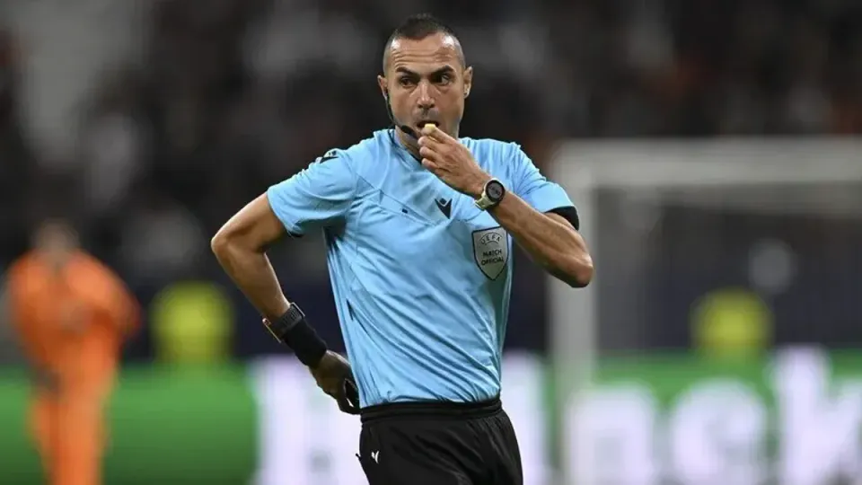 UEFA açıkladı: Galatasaray - Barcelona maçını Marco Guida yönetecek görseli