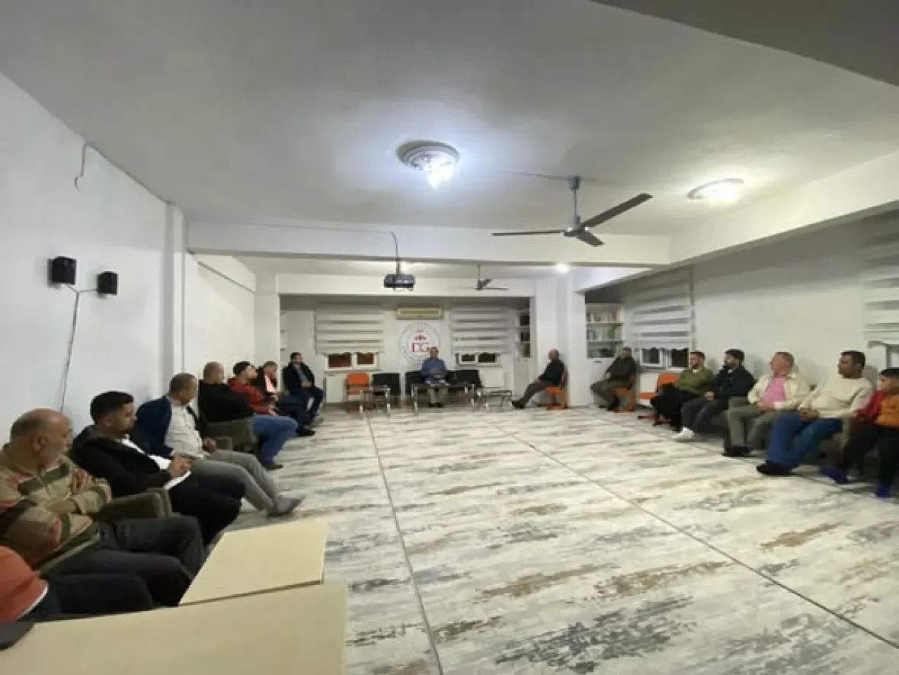 Karacabey Gençlik Merkezi'nde Esnaf Buluşmaları Perşembe Günleri Devam Ediyor Karacabey Gençlik Merkezi'nde Esnaf Buluşmaları Perşembe Günleri Devam Ediyor