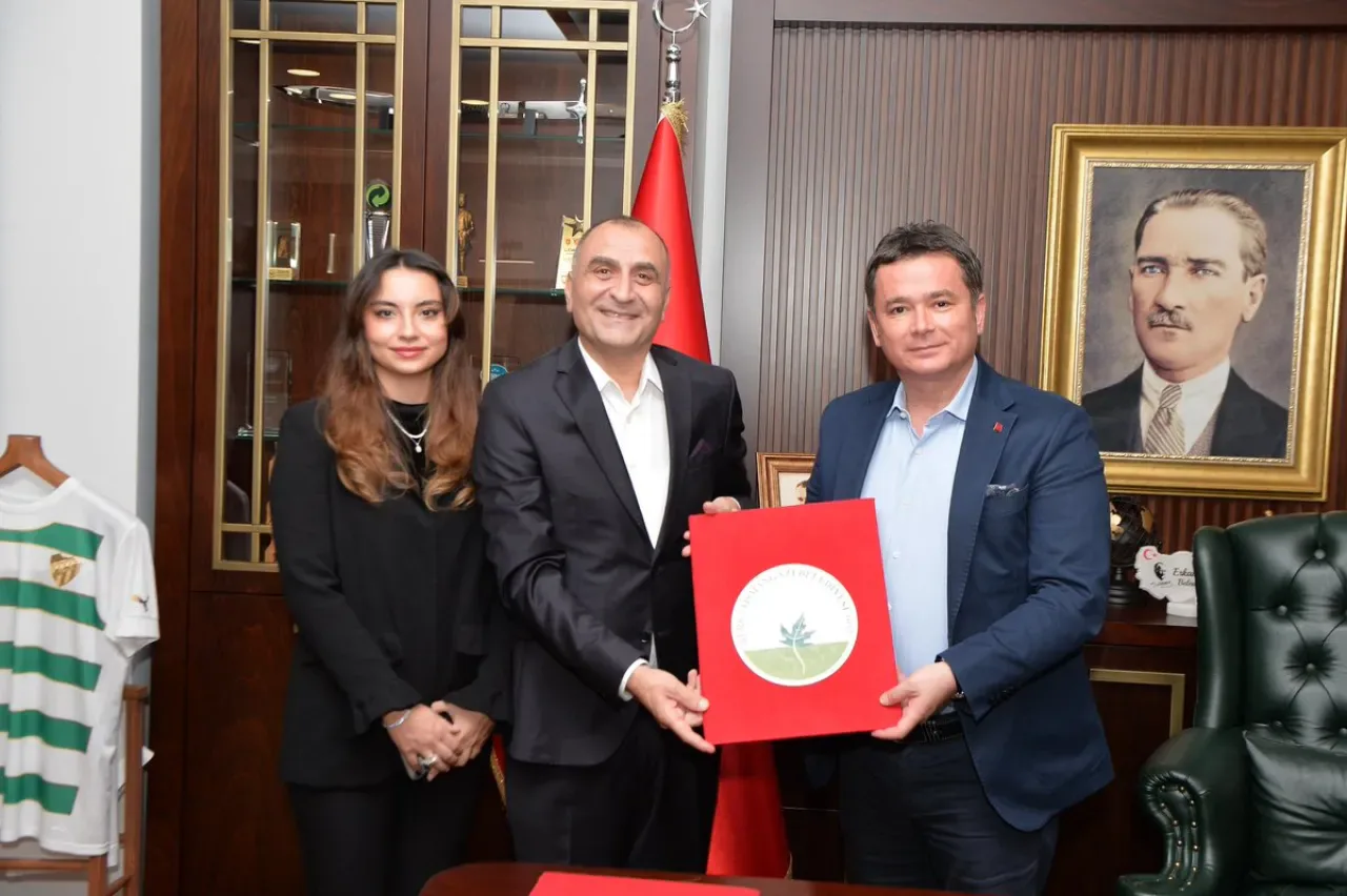 Bursa Osmangazi'de Yeni Kreş Projesi için Protokol İmzalandı Bursa Osmangazi'de Yeni Kreş Projesi için Protokol İmzalandı
