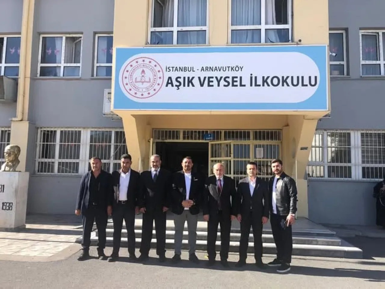 Arnavutköy'de Öğrencilere Kışlık Kıyafet Yardımı Arnavutköy'de Öğrencilere Kışlık Kıyafet Yardımı