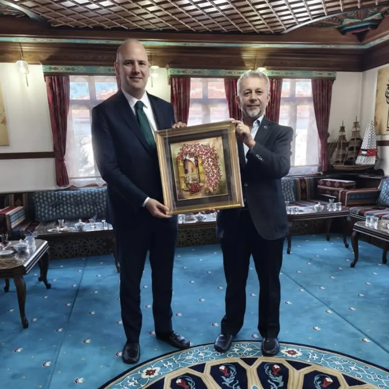 AK Parti'li Ömer İleri, Cihannüma Derneği'nin Yeni Yönetimini Ziyaret Etti AK Parti'li Ömer İleri, Cihannüma Derneği'nin Yeni Yönetimini Ziyaret Etti