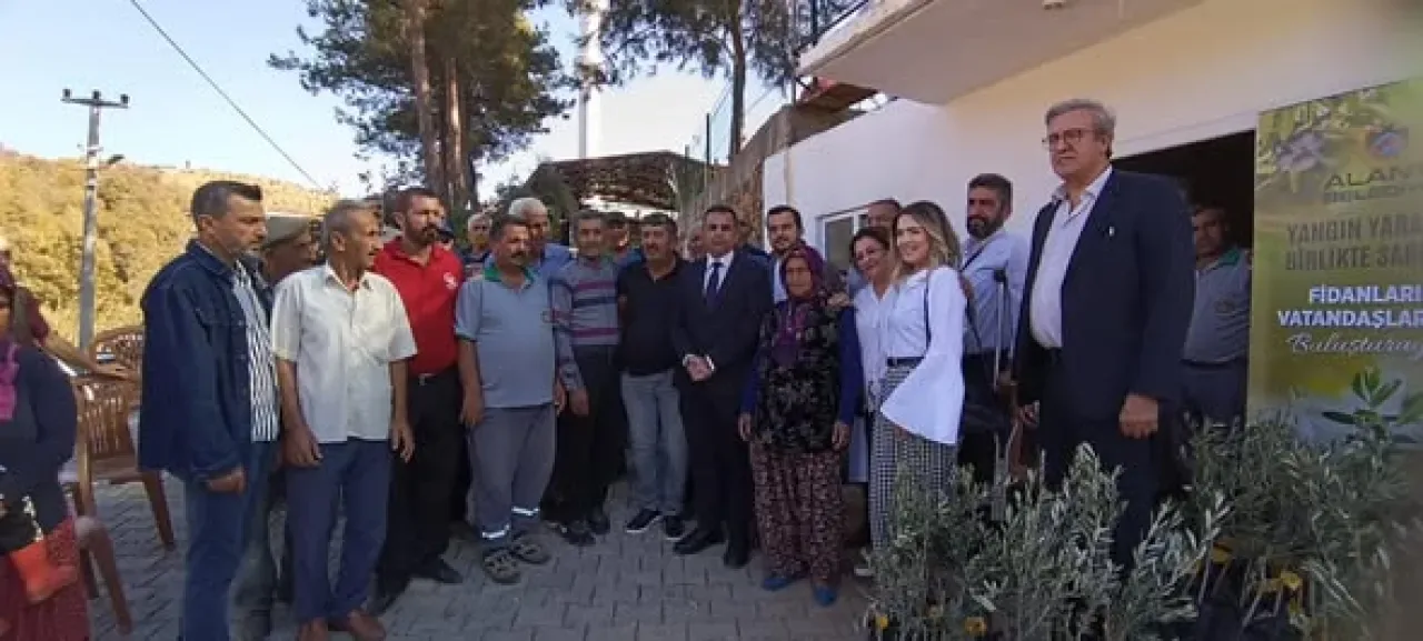 Alanya'da Yangından Etkilenen Vatandaşlara 10 Bin Zeytin Fidanı Desteği Alanya'da Yangından Etkilenen Vatandaşlara 10 Bin Zeytin Fidanı Desteği