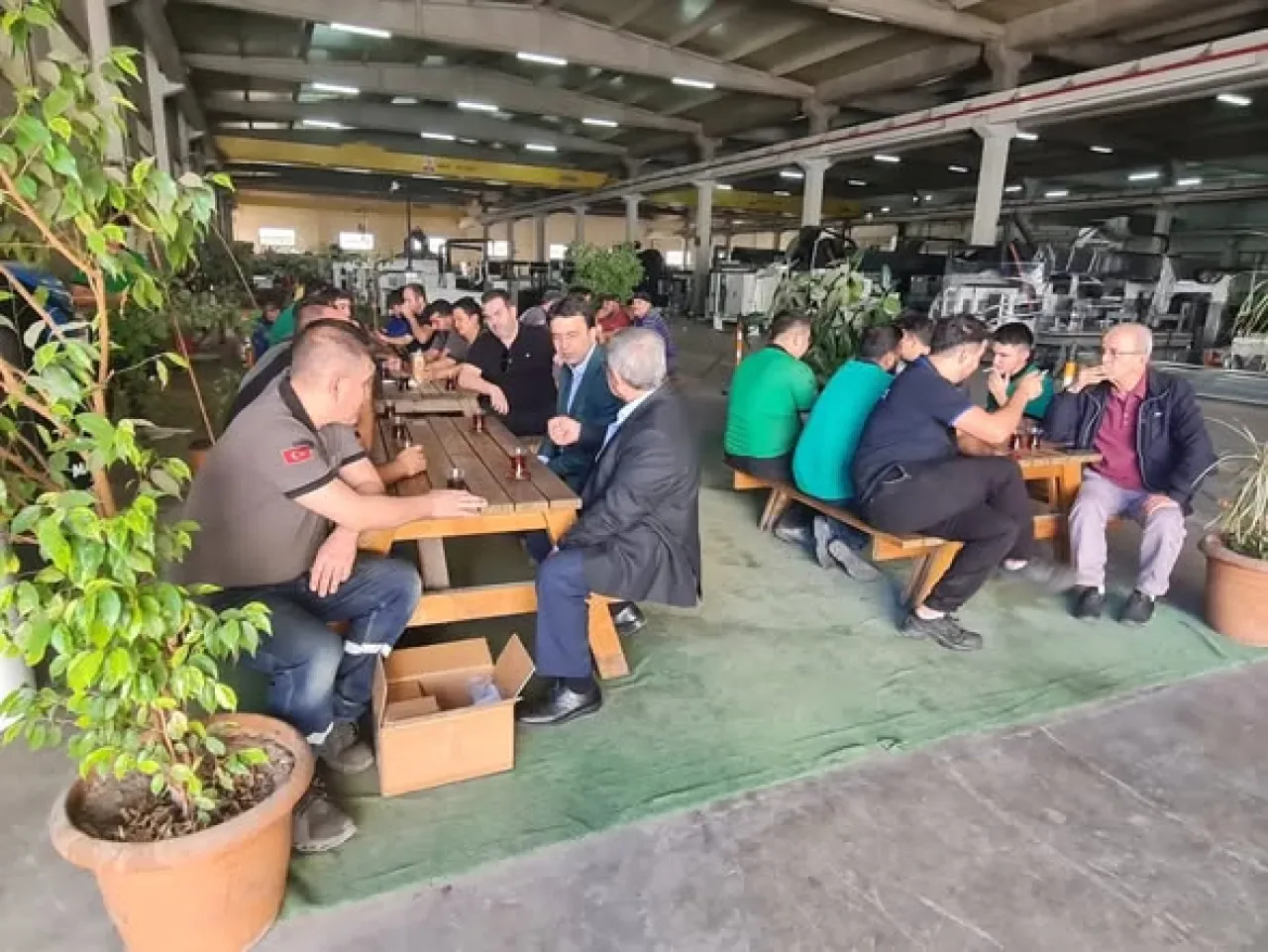 Antalya Milletvekili Mustafa Köse, Antalya Madeni Eşya Sanatkarlar Odası Başkanı'nı Ziyaret Etti Antalya Milletvekili Mustafa Köse, Antalya Madeni Eşya Sanatkarlar Odası Başkanı'nı Ziyaret Etti
