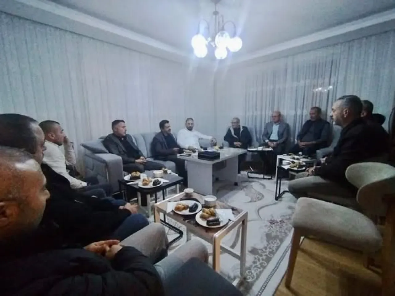 MHP'li Zırhlıoğlu, Yıldırım'da Vatandaşlarla Buluştu MHP'li Zırhlıoğlu, Yıldırım'da Vatandaşlarla Buluştu
