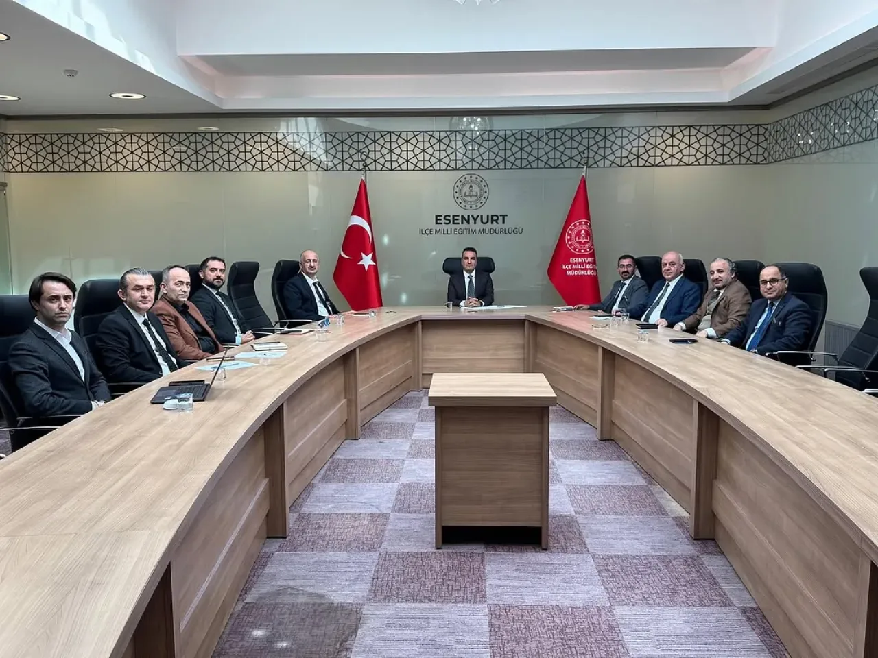 Esenyurt'ta Eğitim Öğretim Süreçleri ve Okul Projeleri Masaya Yatırıldı Esenyurt'ta Eğitim Öğretim Süreçleri ve Okul Projeleri Masaya Yatırıldı