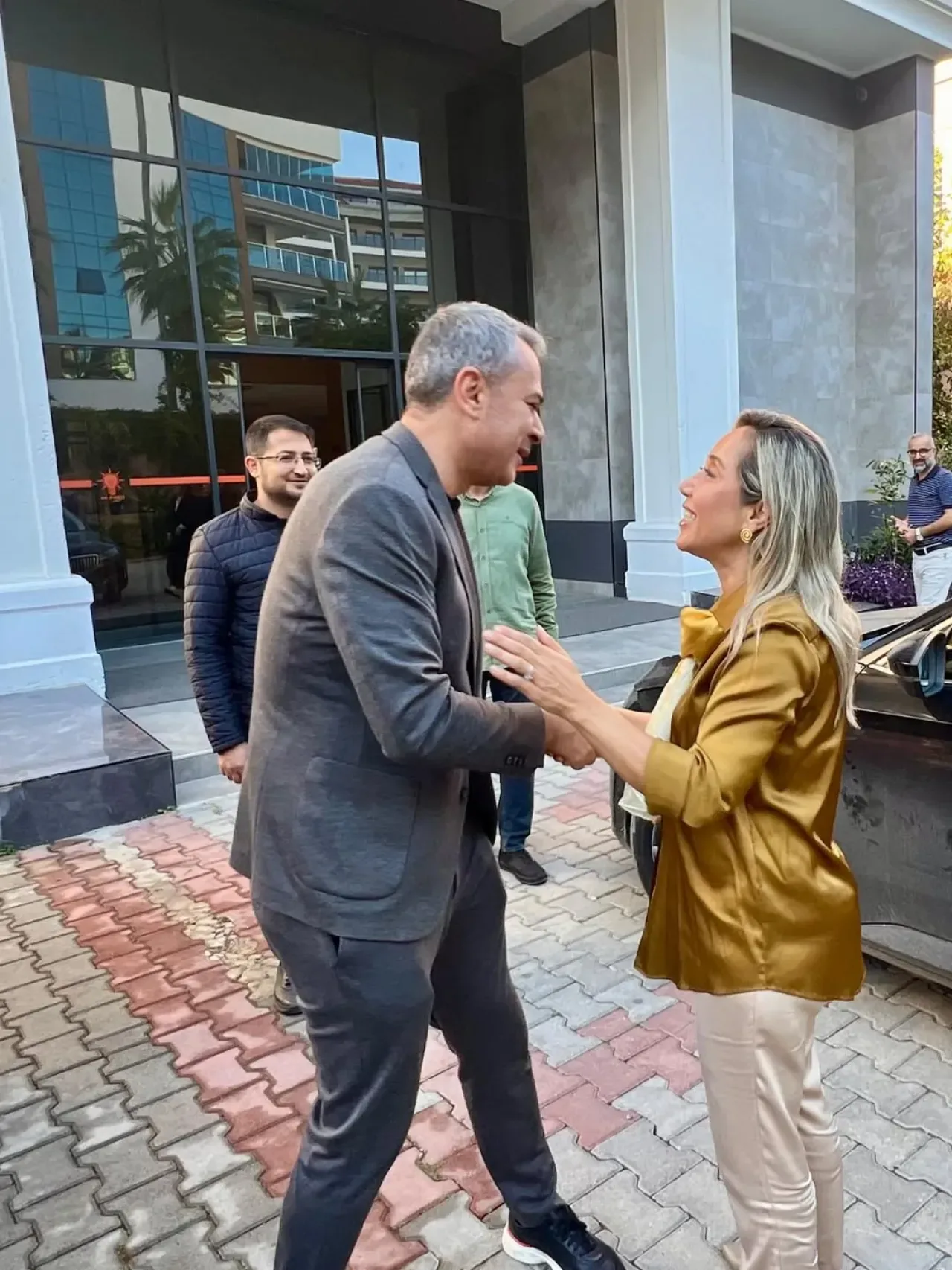 AK Parti Antalya Milletvekili Vural Çokal, Alanya'da İlçe Başkanı Tavlı ile Görüştü AK Parti Antalya Milletvekili Vural Çokal, Alanya'da İlçe Başkanı Tavlı ile Görüştü