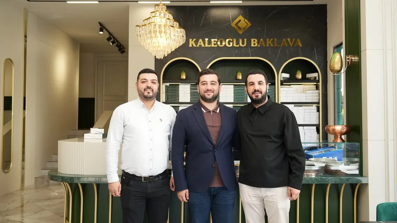Gaziantep Milletvekili Mesut Bozatlı, Kaleoğlu Baklava'yı Ziyaret Etti Gaziantep Milletvekili Mesut Bozatlı, Kaleoğlu Baklava'yı Ziyaret Etti