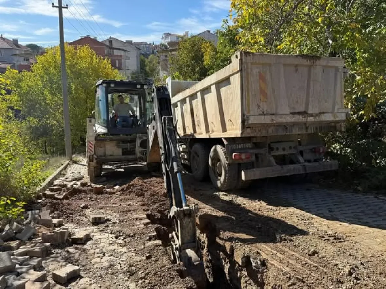 Dursunbey Belediyesi Fen İşleri Ekipleri İlçe Genelinde Yoğun Mesai Yapıyor Dursunbey Belediyesi Fen İşleri Ekipleri İlçe Genelinde Yoğun Mesai Yapıyor
